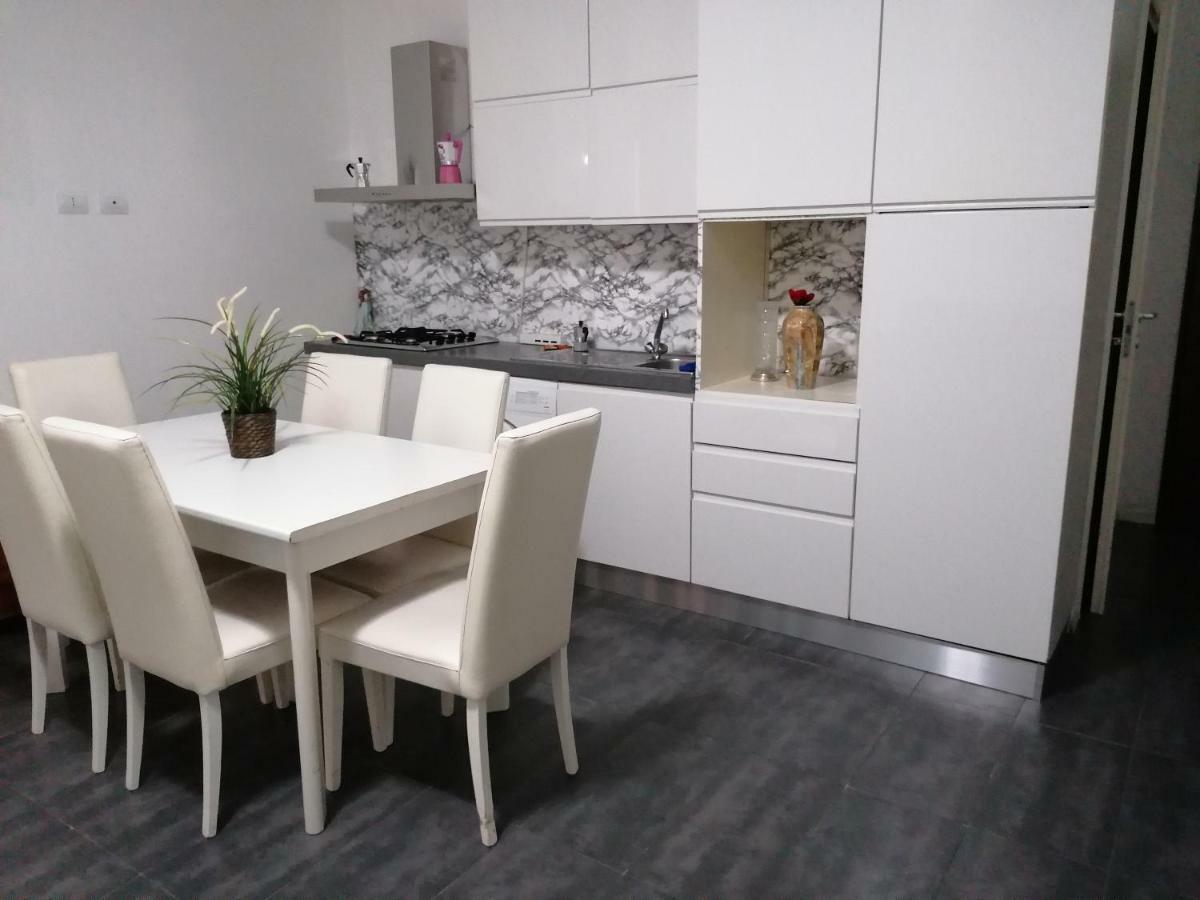 ホテル Casa Nuccia 1 ミラノ エクステリア 写真