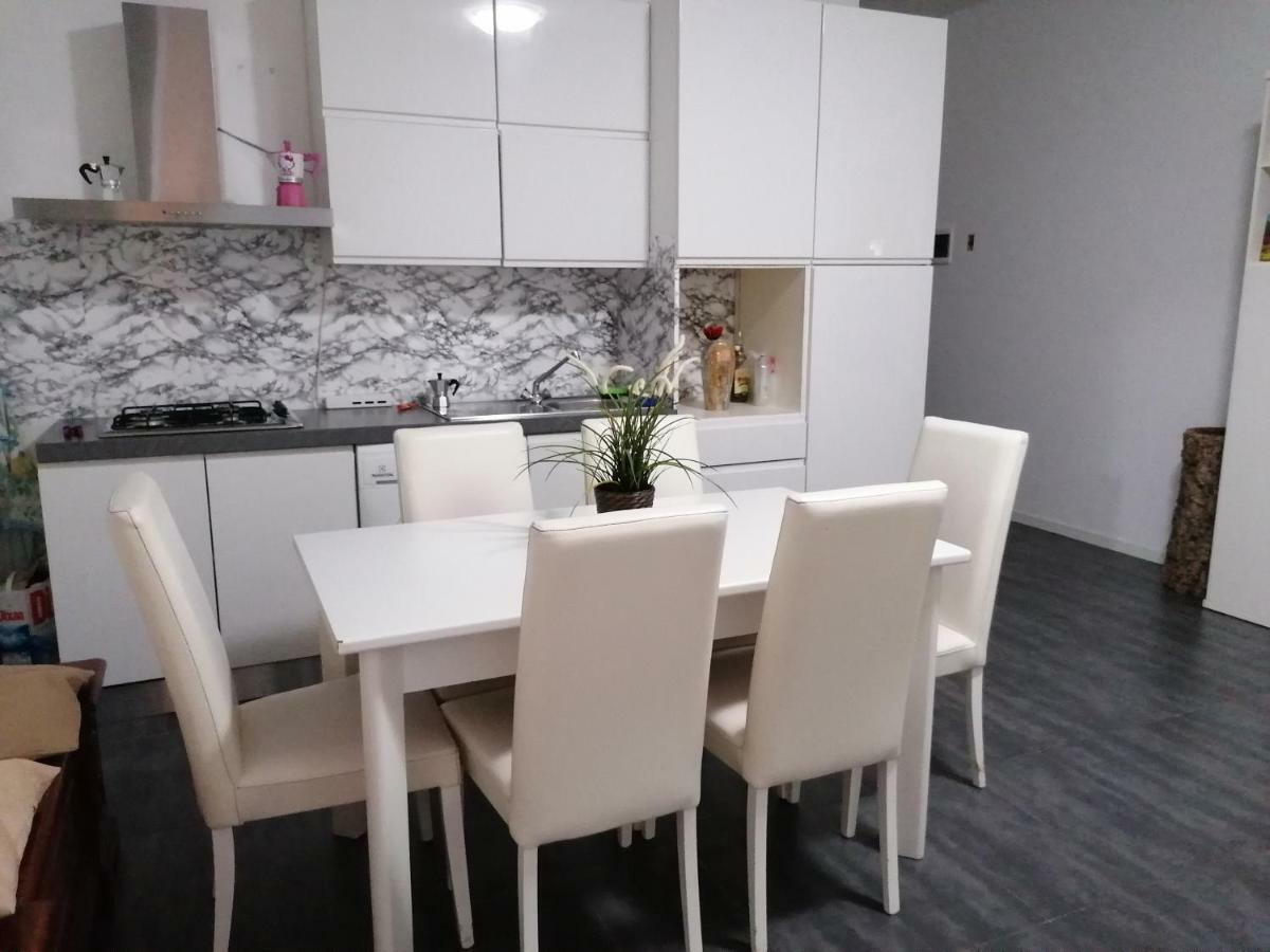 ホテル Casa Nuccia 1 ミラノ エクステリア 写真