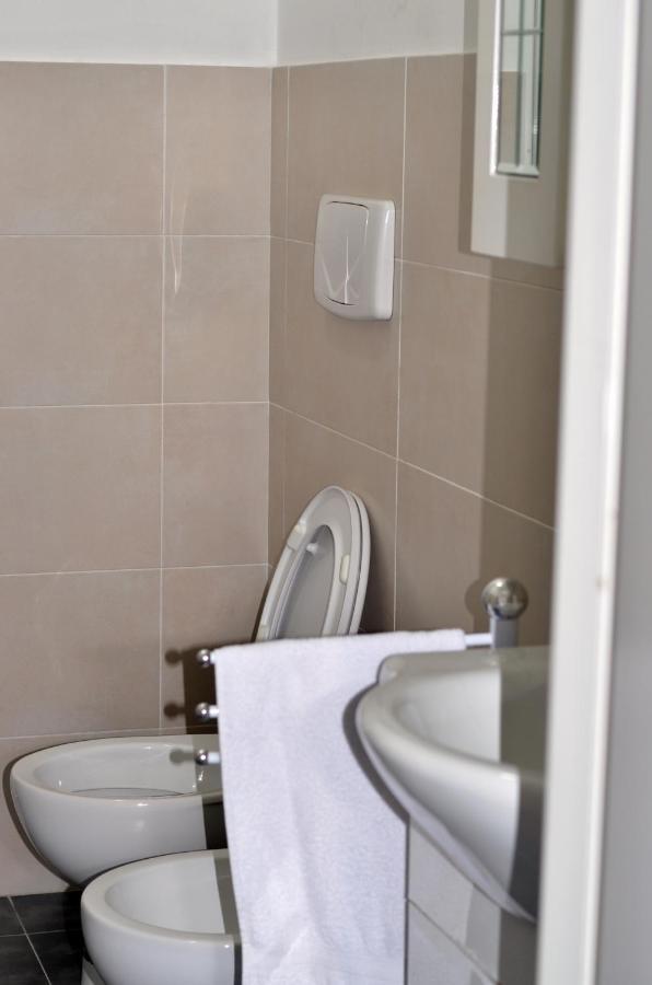 ホテル Casa Nuccia 1 ミラノ エクステリア 写真
